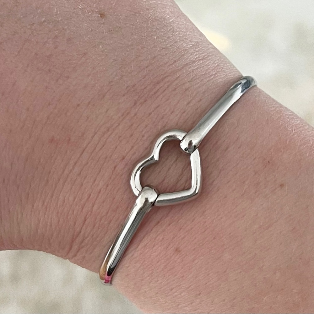 925 Sterling Silver Heart Bangle Bracelet